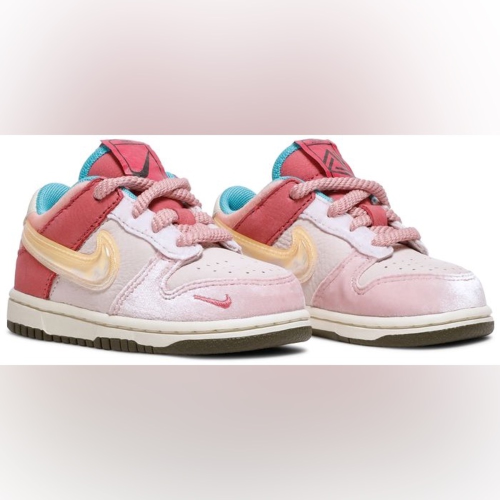 Social Status Nike Dunk Low / SS TD Strawberry Milk 2021 Toddler 9 9c Kids Shoes